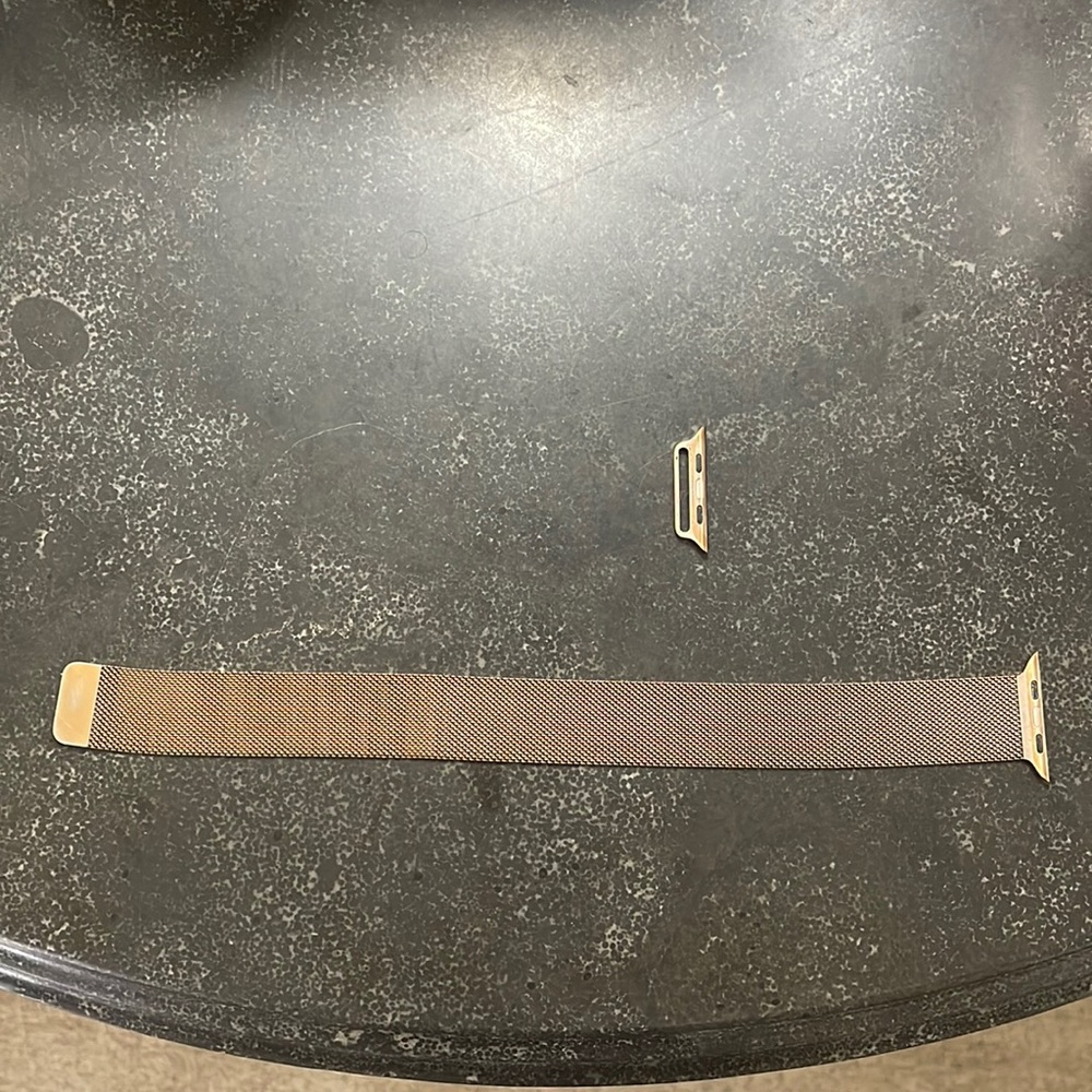 Rose Gold magnetic apple watch band